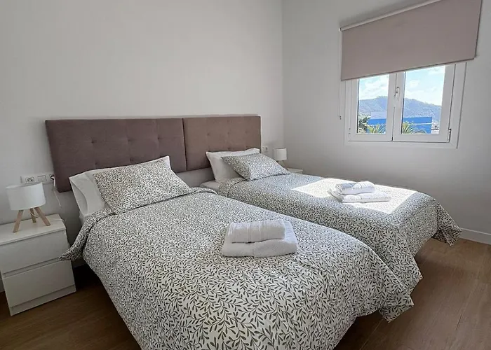 Rosas De Clara Nyaraló *